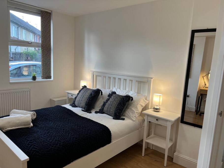 Lovely 2 Bedroom 2 Bathroom Apartment With Parking Loughborough Exterior photo