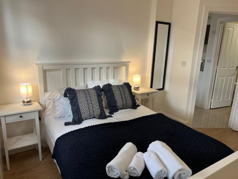 Lovely 2 Bedroom 2 Bathroom Apartment With Parking Loughborough Exterior photo