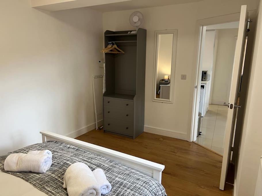 Lovely 2 Bedroom 2 Bathroom Apartment With Parking Loughborough Exterior photo