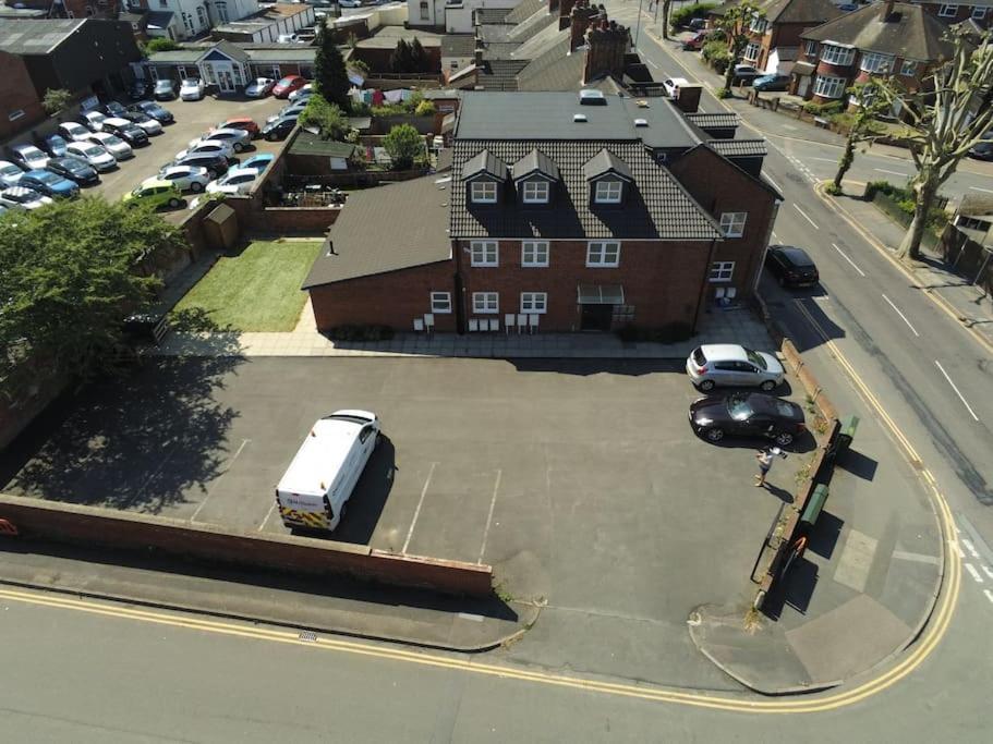 Lovely 2 Bedroom 2 Bathroom Apartment With Parking Loughborough Exterior photo